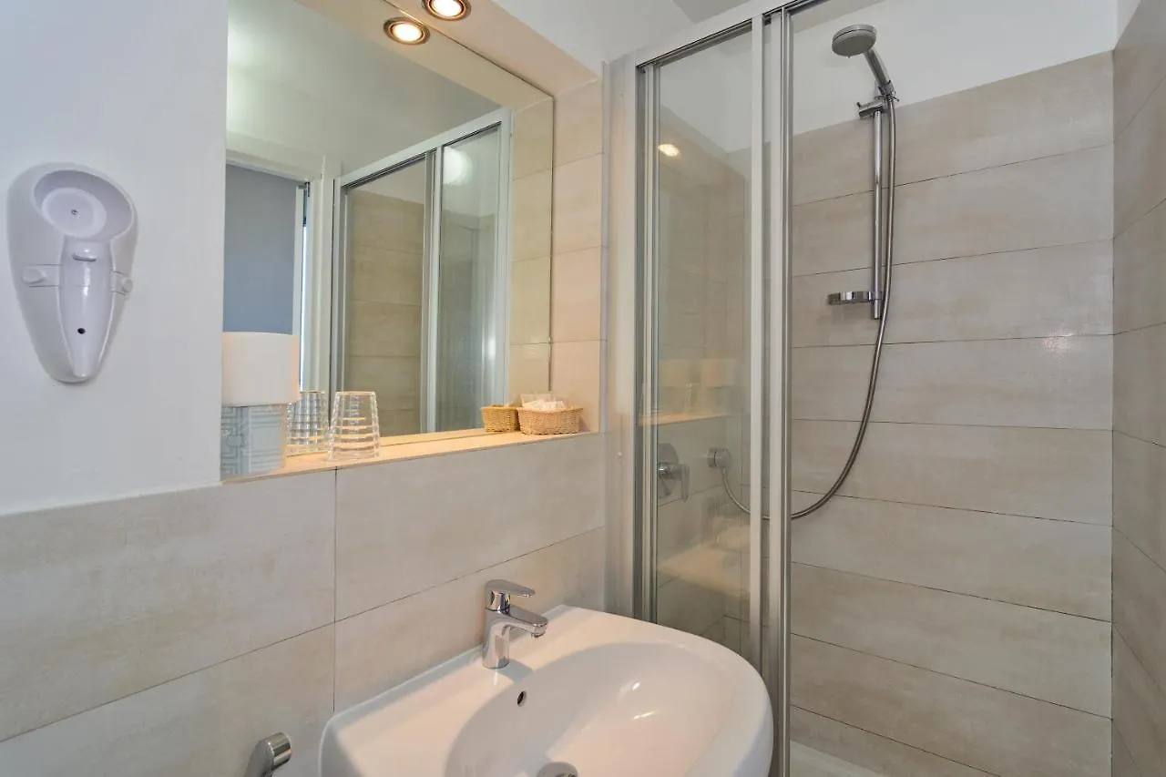 Villino Ermione Hotel Marina Di Pisa 3*,