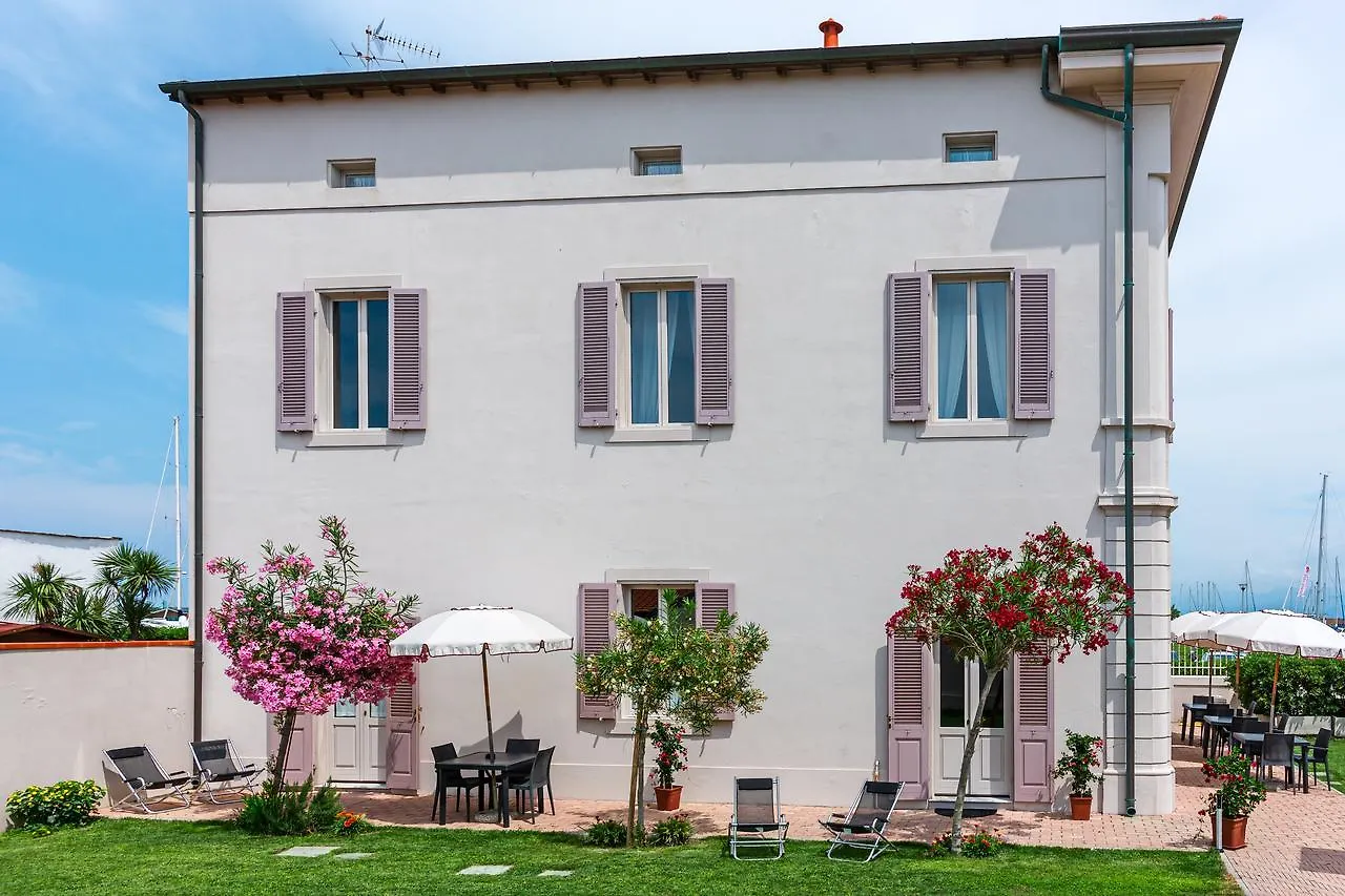 Villino Ermione Hotel Marina Di Pisa Guest house