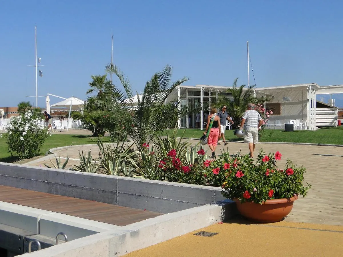 *** Guest house Villino Ermione Hotel Marina Di Pisa Italy